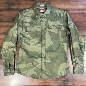 Wrangler Camouflage Button Down Shirt - Size M